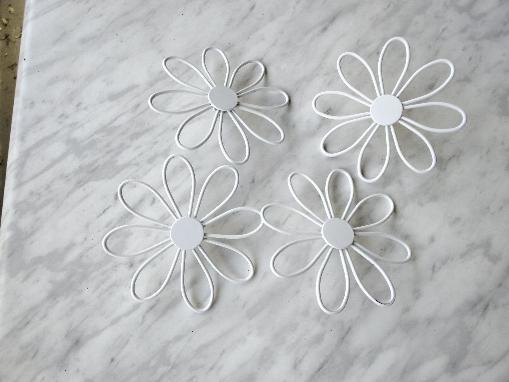 Alle Dekorationen: 4 DEKO BLUMEN WEISS  – Gebraucht aus Biel/Bienne von dasi3 1