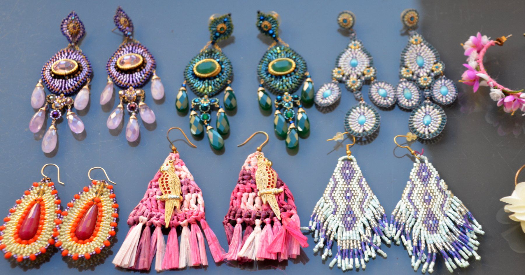 Ohrringe & -stecker: 8 x Ohrringe / boucles d'oreilles – Gebraucht aus Collonges von arashee 1