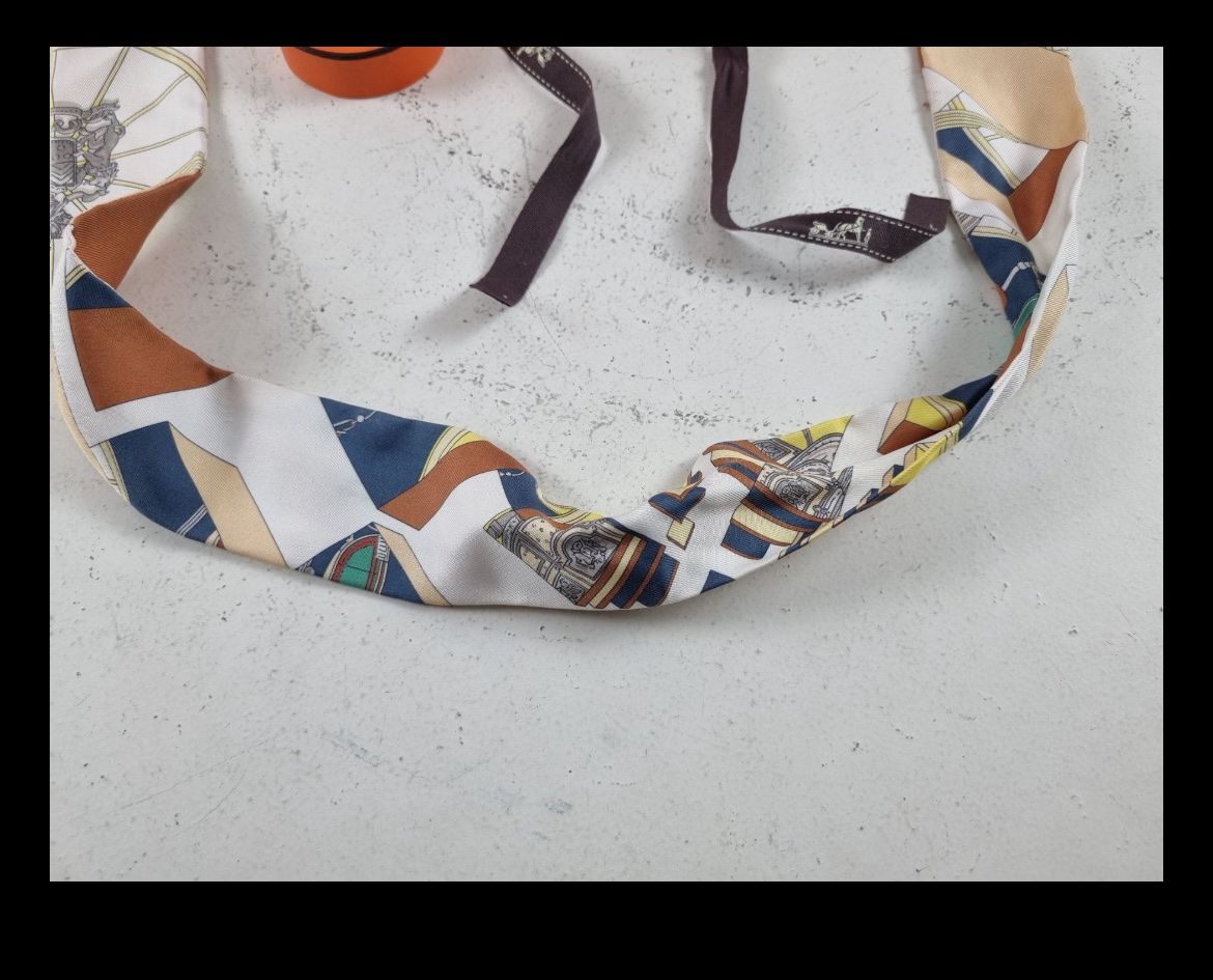 Hermès Foulards, Tücher & Schals: Twilly Hermès – Gebraucht aus Lausanne von Meganelausanne 4