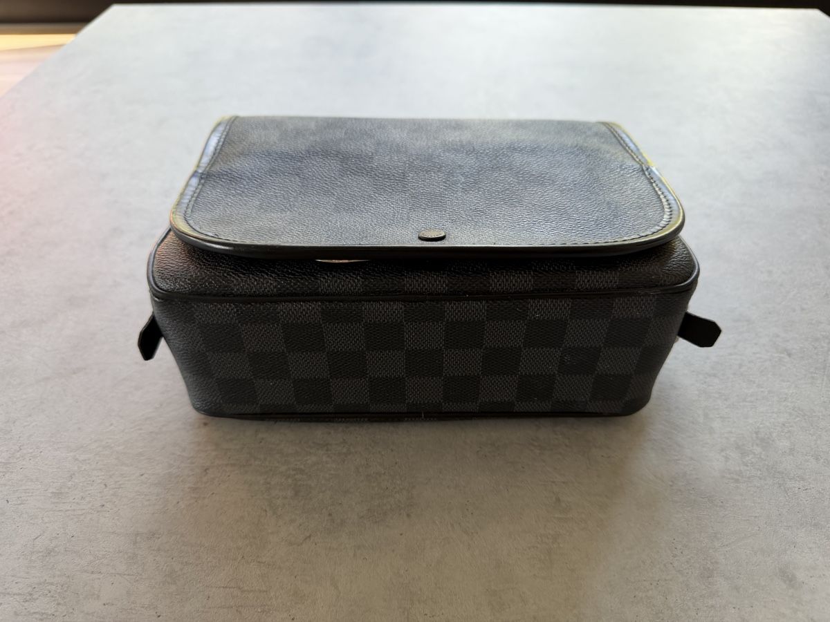 Louis Vuitton Taschen: Louis Vuitton Kulturtasche Leder 22cm – Gebraucht aus Bubikon von Mtr1608 1