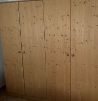 Massiver Drehtürenschrank Dreischichtplatte Fichte
