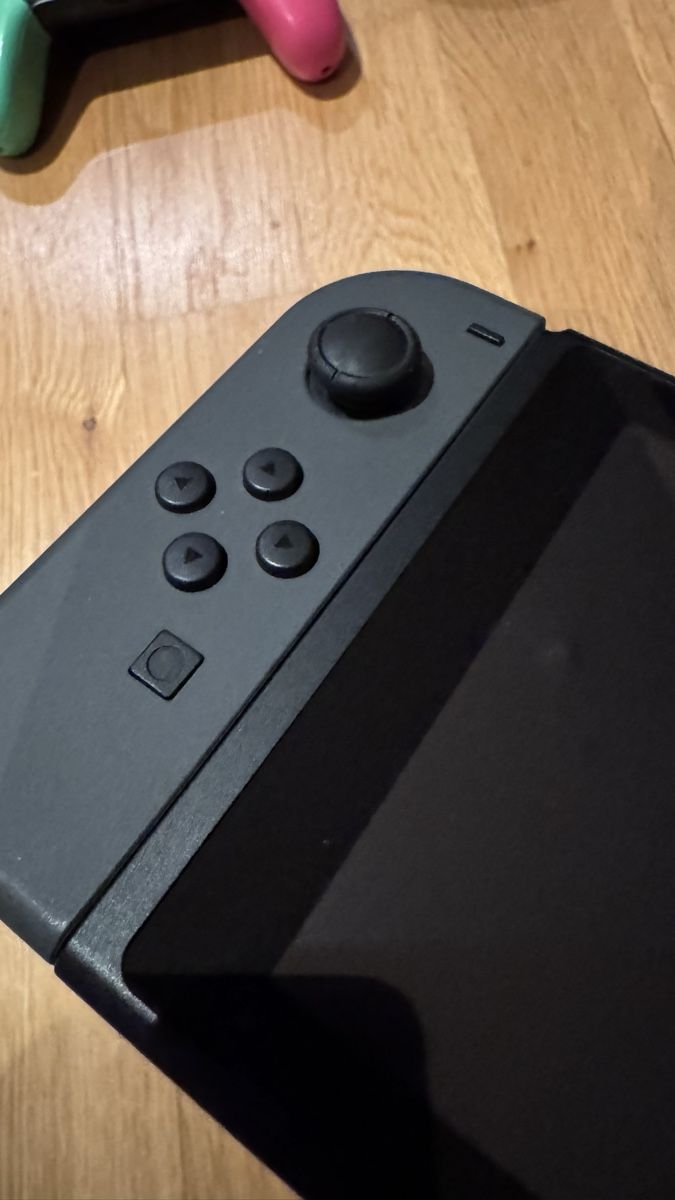 Nintendo Console: Nintendo Switch mit Zubehör Pokémon  – Usato da Wädenswil venduto da fabtastic 2