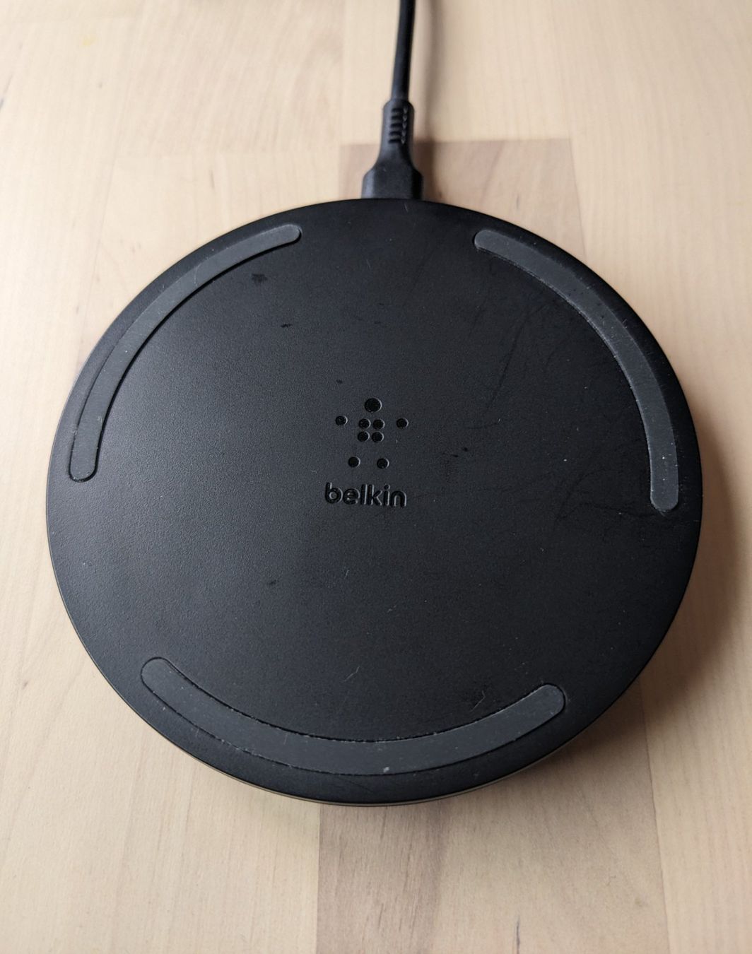 Belkin Ladegeräte: Belkin 15W wireless charging pad with cable, black – Gebraucht aus Zürich von mis_dg88