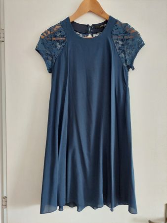 Sommerliches Spitzenkleid, blau, Grösse 36