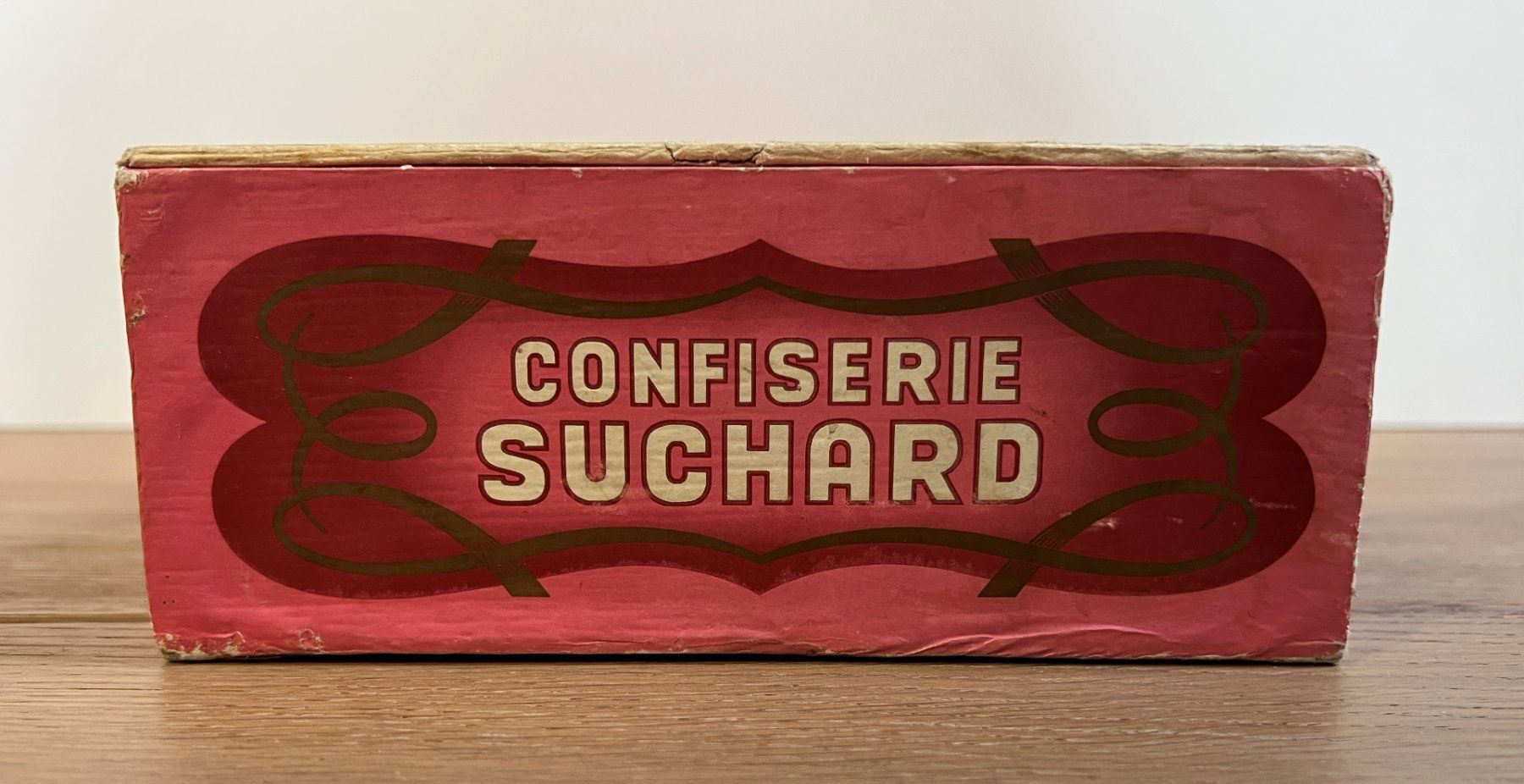 Suchard Dosen: antike Holzbox - Kistchen "Confiserie Chocolat Suchard" – Gebraucht aus Rothrist von Brandystar 1