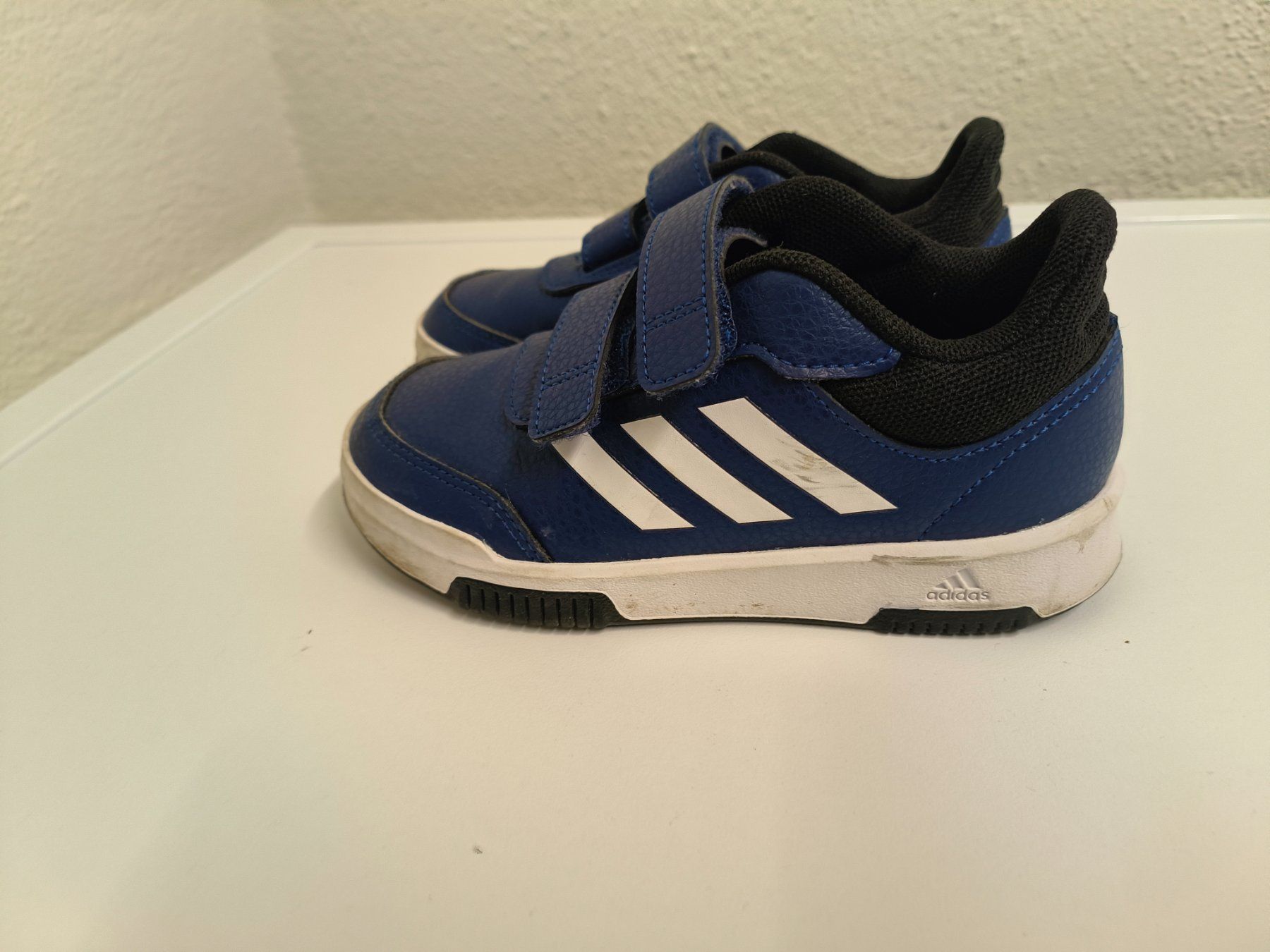 Adidas Scarpe per ragazzi: Neuwertige Adidas Gr 29 – Nuovo (secondo la descrizione) da Steinhausen venduto da surfero 2