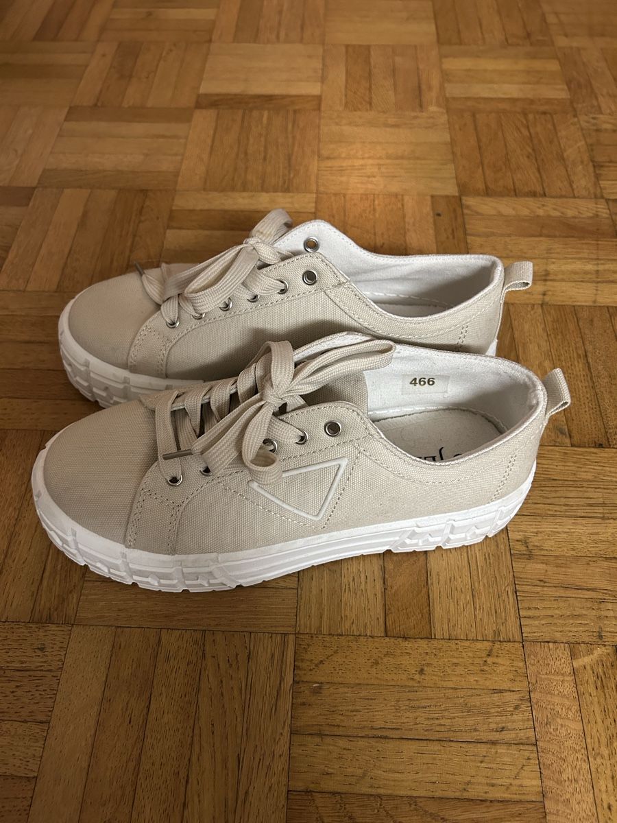 Scarpe da donna: Beige Sneaker – Nuovo (secondo la descrizione) da Zürich venduto da alv_pqz2 2