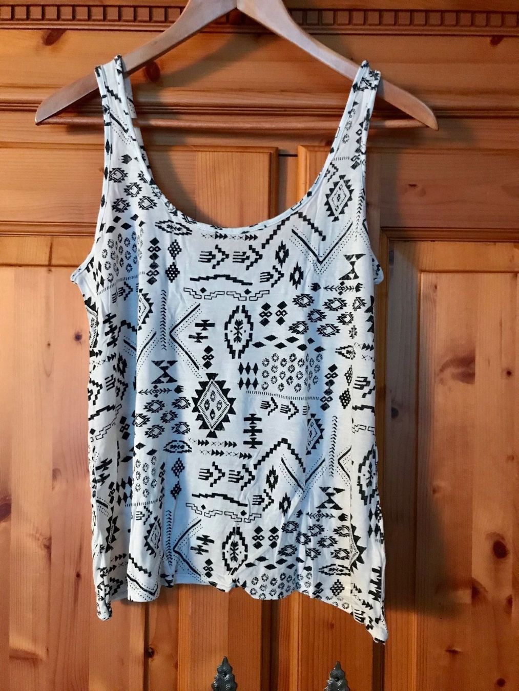 Top: CHICORÉE TOP WEISS MIT SCHWARZEM MUSTER - GRÖSSE XS – Usato da Buchs AG venduto da fischli610 4
