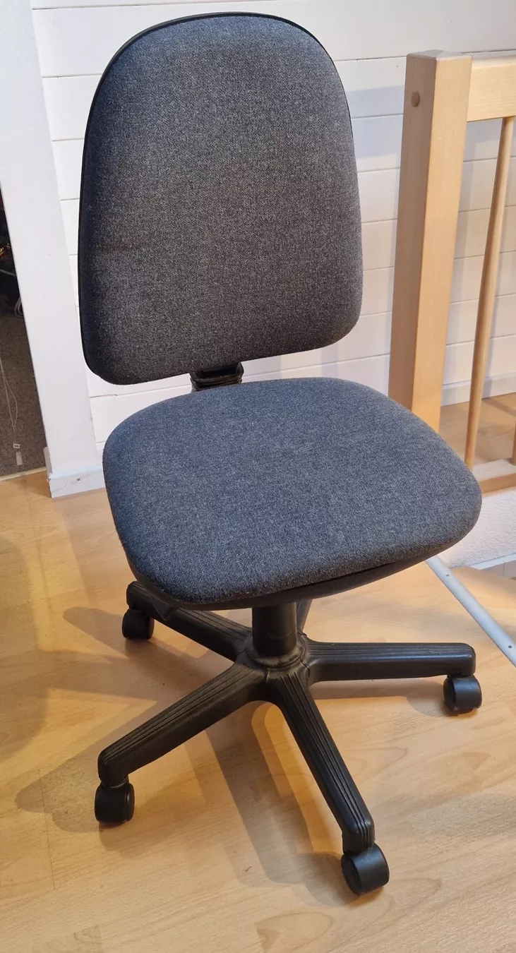 Stühle: Bürostuhl – Gebraucht aus Stans von Stockema