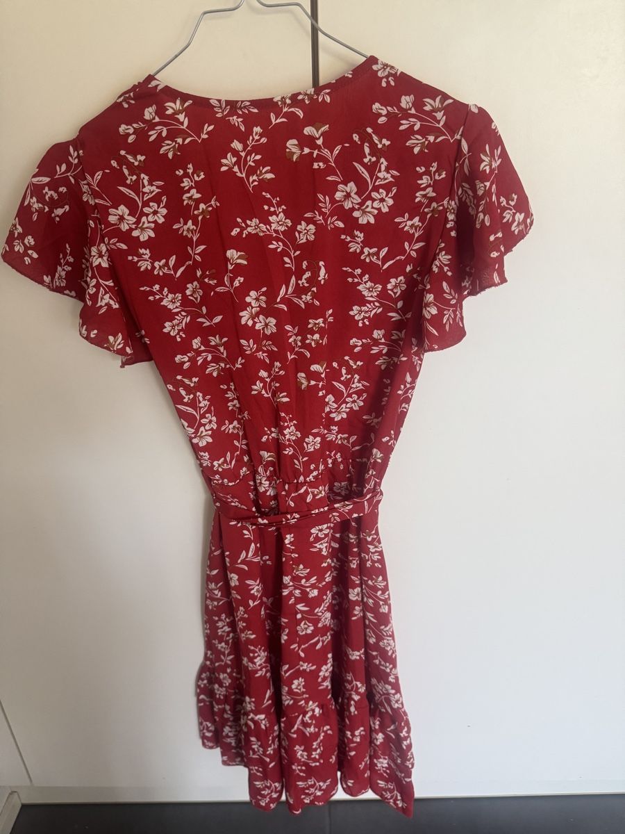 Vestiti: Sommerkleid rot Blumen M  – Usato da Oberglatt ZH venduto da jul_nhy7 1