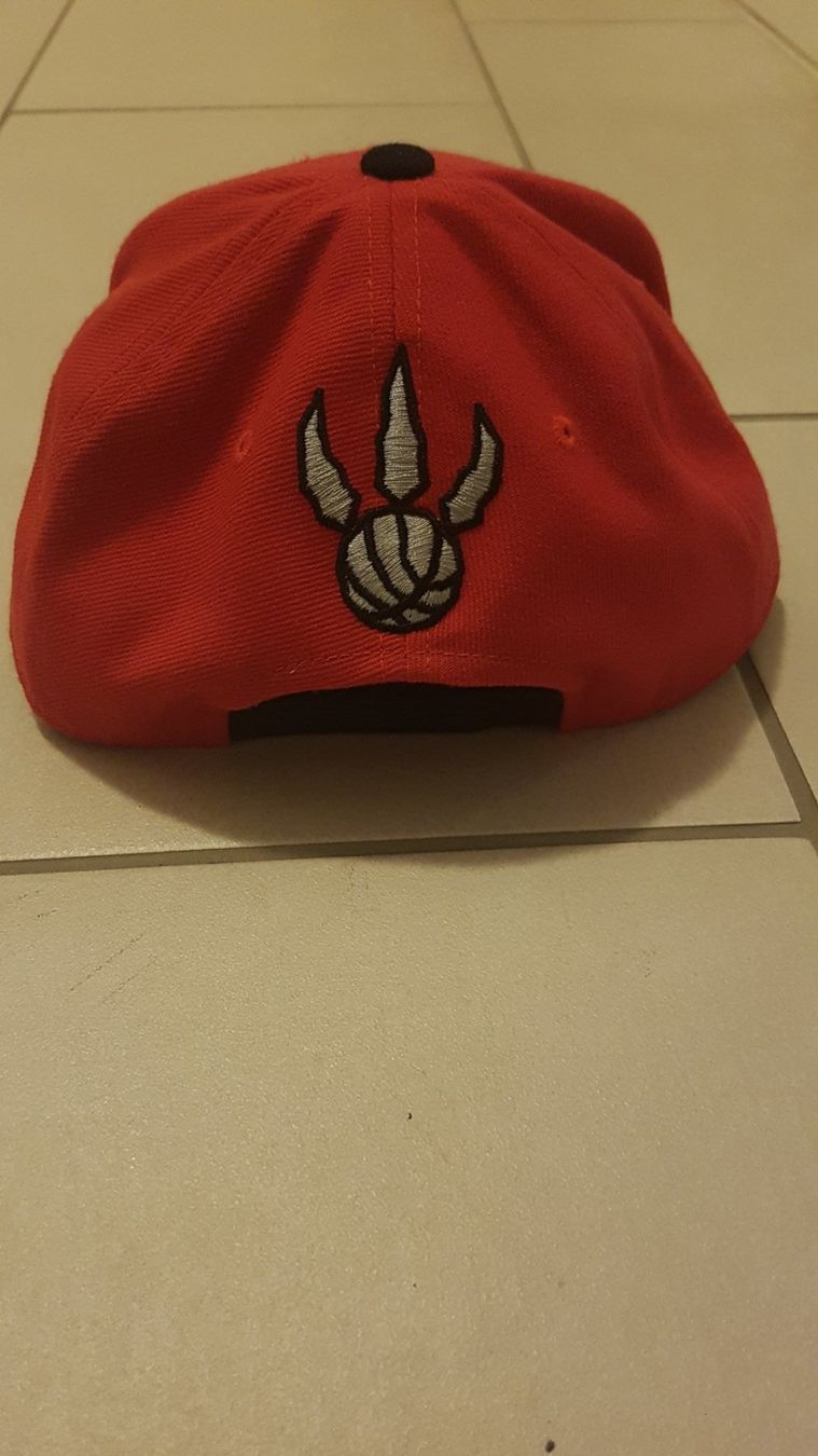 Copricapi, berretti & cappellini: Cap Toronto Raptors – Usato da Vevey venduto da nus_ly82 1