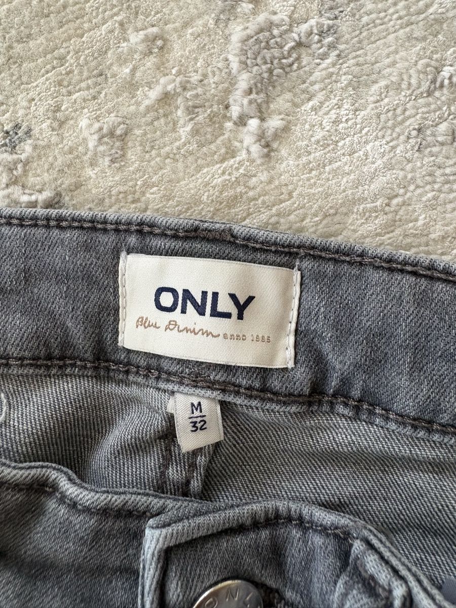 Only Jeans: Bootcut Damenjeans in Grau – Neuf (Voir description) à Balzers par lea_sy5p 2