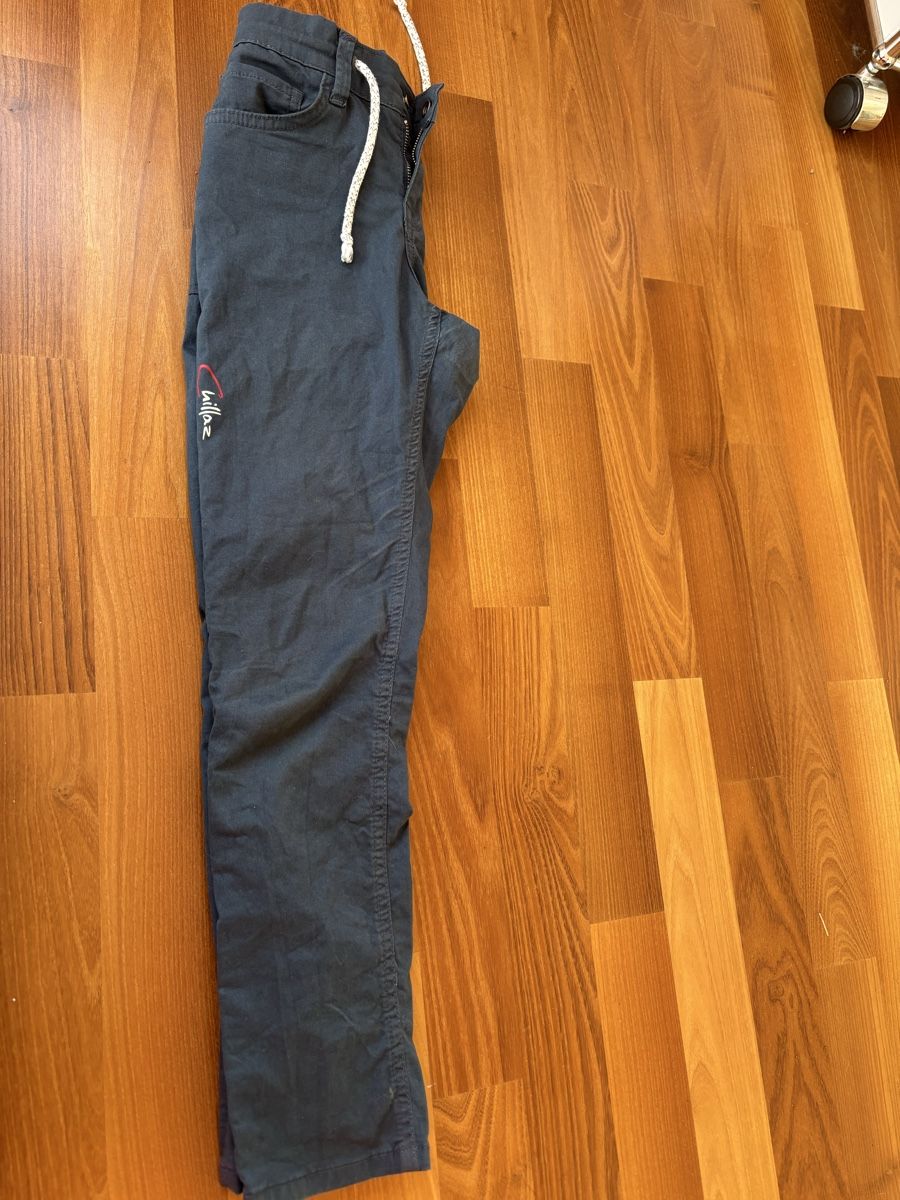Chillaz Pantalons: Chillaz San Diego 140cm – D'occasion à Zürich par Onemorejo