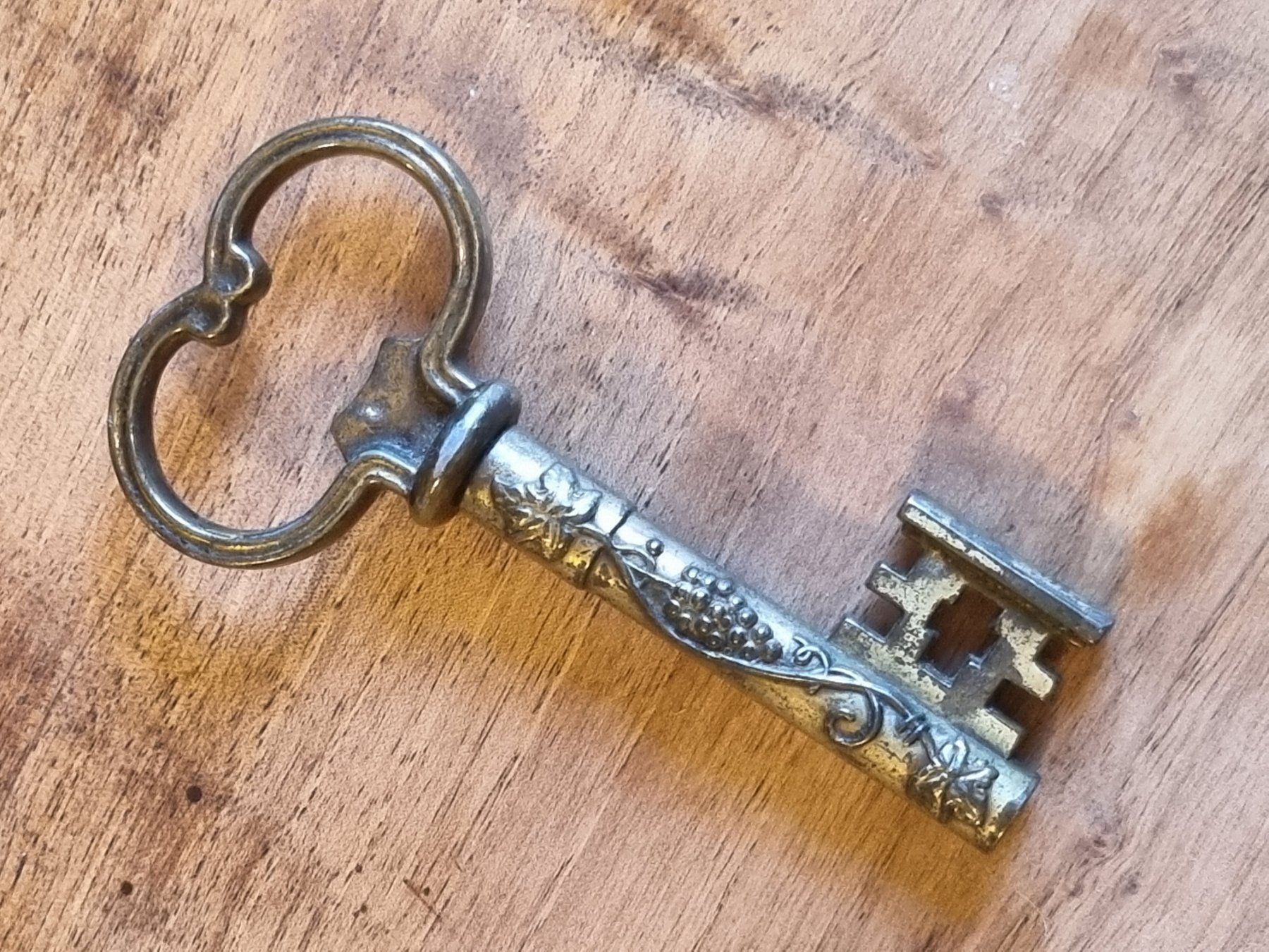 Apribottiglie & Tappi per chiusura: Vintage Korkenzieher Schlüssel Messing Deko – Usato da Scharnachtal venduto da devin03 1