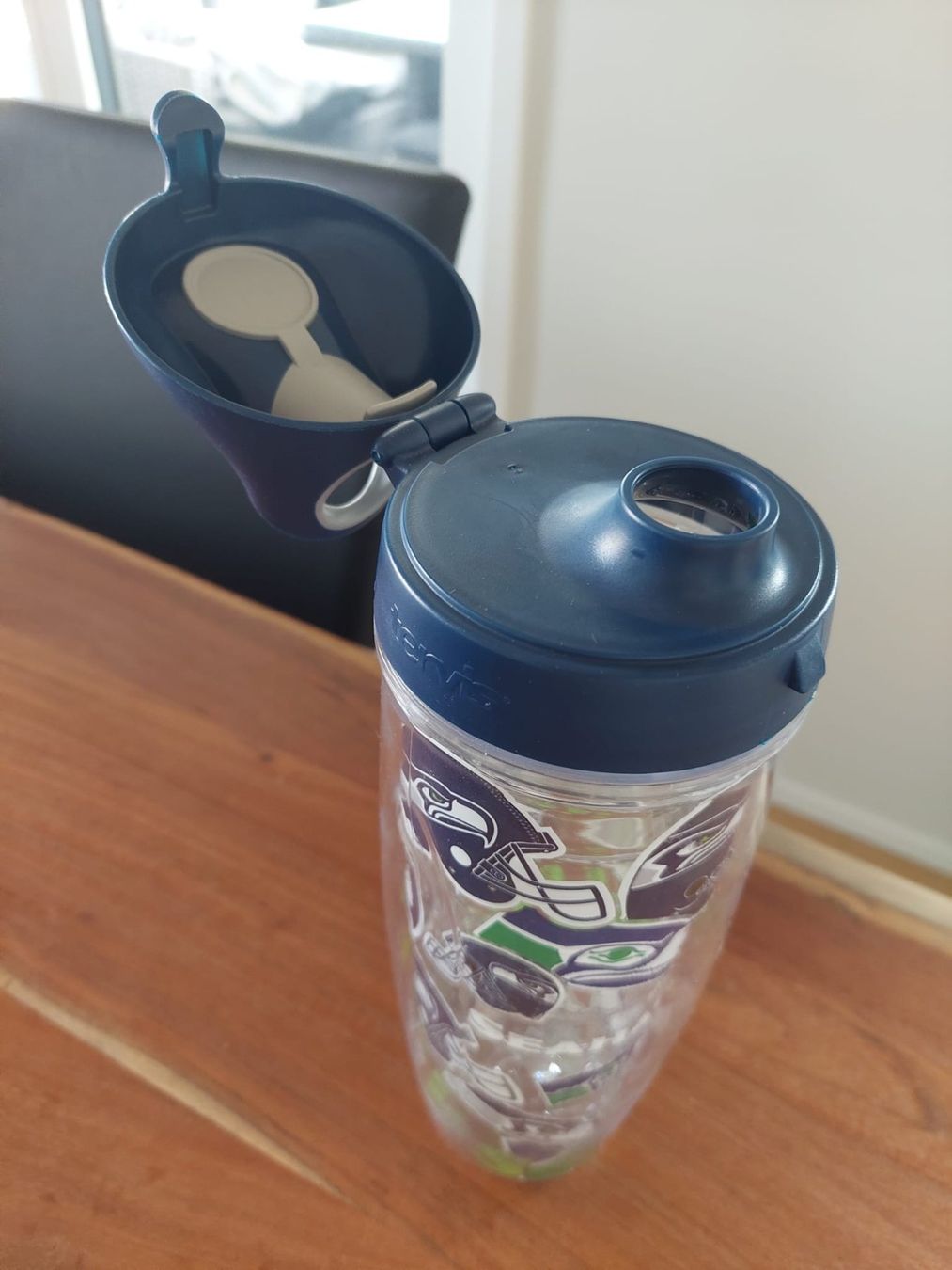 Trinkflaschen & Thermosflaschen: Trinkflasche Seattle Seahawks / NFL neu – Neu (gemäss Beschreibung) aus Frauenfeld von sondereggerjessica 1