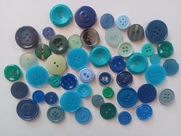 Knöpfe blau, grün 48 Stück