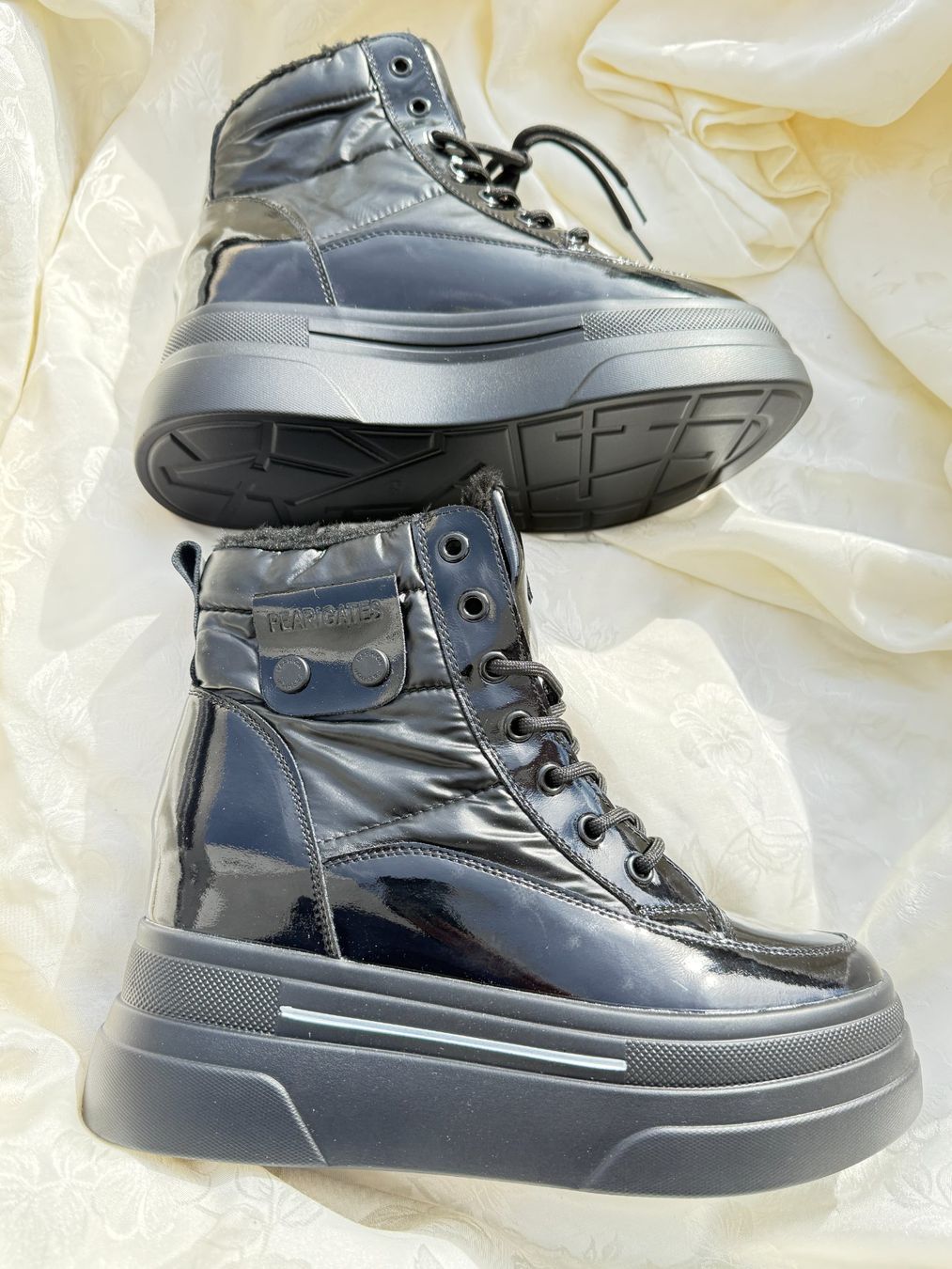 Scarpe da donna: Mädchen- oder Damenschuhe mit Fell - Grösse 39/39.5 - NEU – Nuovo e nell'imballaggio originale da Vacallo venduto da cri_229f 1