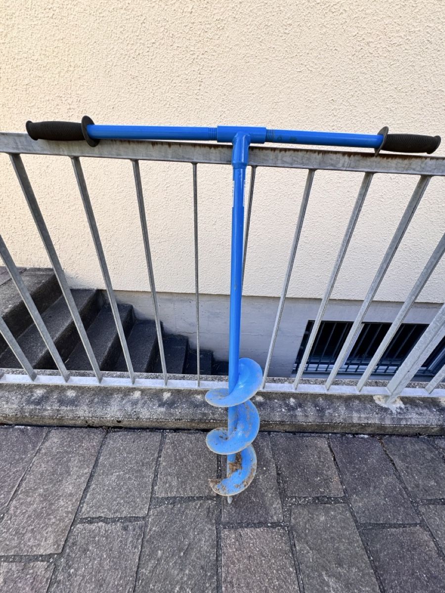 Tutti gli attrezzi: Erdlochbohrer Durchmesser 150mm / 1030mm lang – Usato da Windisch venduto da Kiwwii