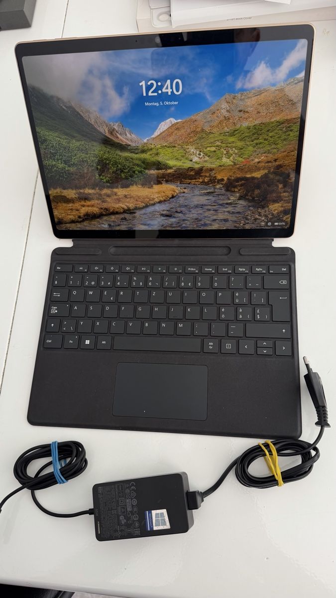 Microsoft Portables: MICROSOFT Surface Pro, Copilot+ PC, 13i touchscreen, Snapdra – D'occasion à St.Gallen par gauwo