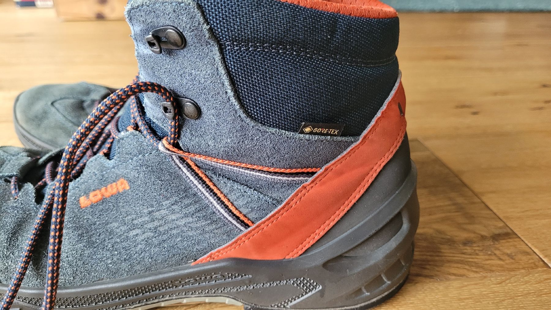 Lowa Scarpe da uomo: Lowa Wanderschuhe Gr. 42 GTX, Junior – Usato da Brunnen venduto da berggeiss76 2
