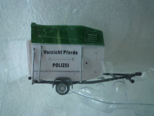 Modellautos: NEU- Pferde Van HO - Van pour chevaux en HO – Neu (gemäss Beschreibung) aus Chevenez von Railpassion