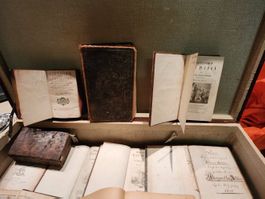 collection de vieillesses bibles 17-18-19 e  siècle 86 pièce