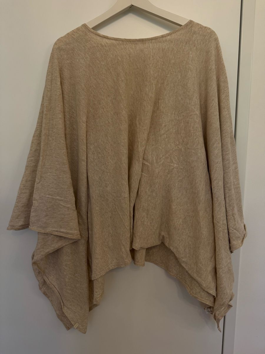 Sonstige Damenmode: Esprit Poncho / Cape beige (one size) – Gebraucht aus Triesen von antonellaaa_