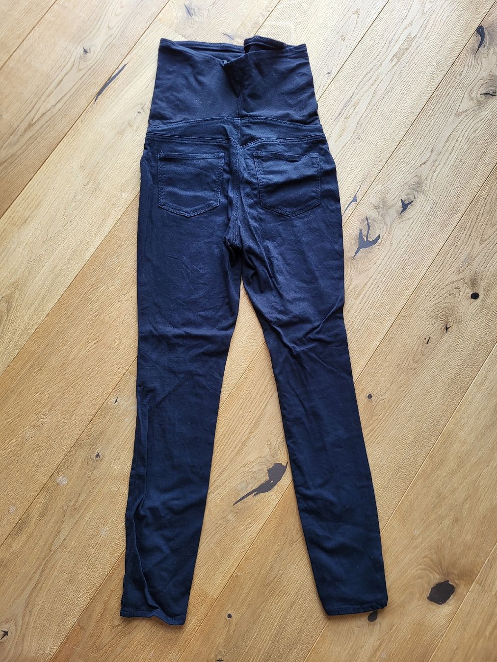 H&M Pantaloni: Schwangerschaftshose S H&M – Usato da Mund venduto da joe_m2w8 1