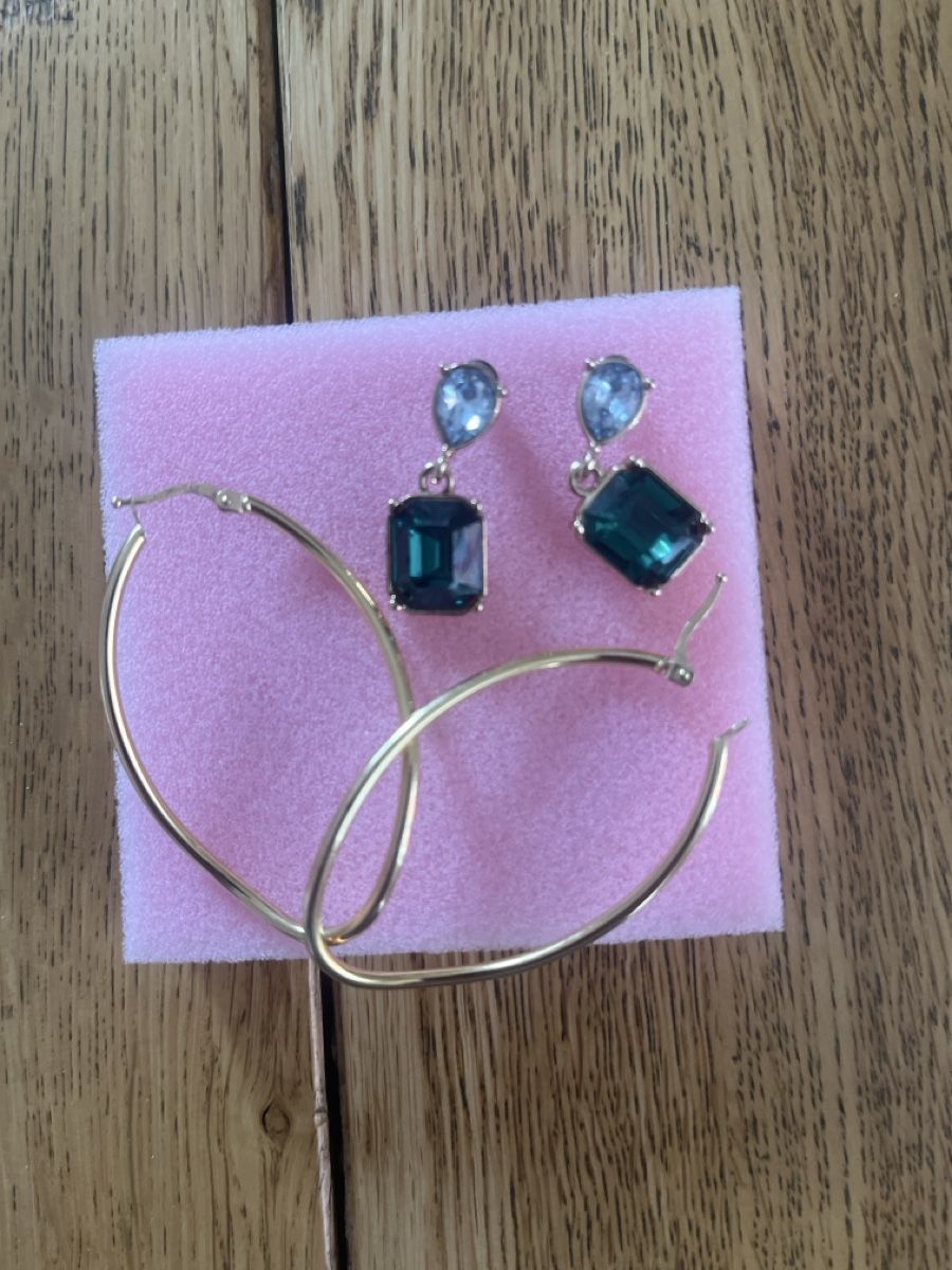 Boucles d'oreille: Modeschmuck Ohrhänger und Ohrstecker – Neuf (Voir description) à Bern par Boston05
