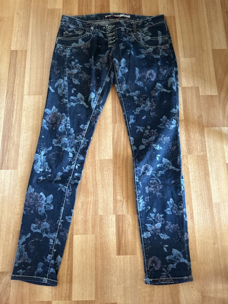 Please Jeans Jeans: Please Jeans, Blumenmuster, Grösse L, einf. Bundweite 40 cm – Usato da Wald AR venduto da Jakusi95