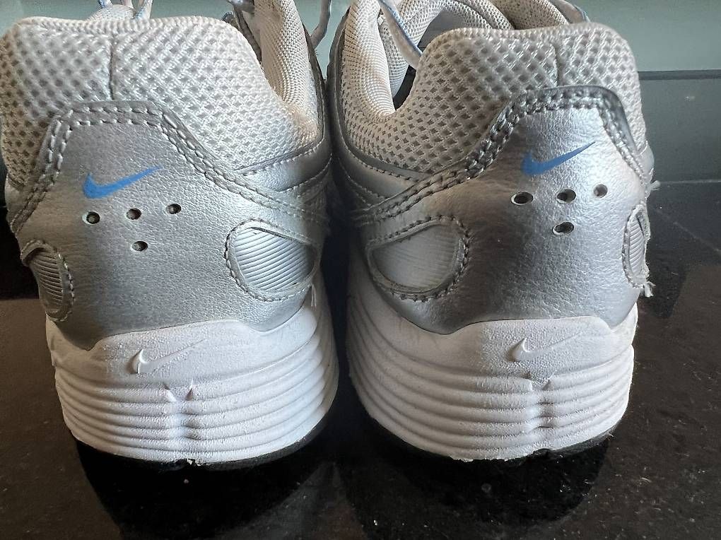 Scarpe da uomo: Nike Freizeit Sneaker Teens – Usato da Uster venduto da cut_7g79 3