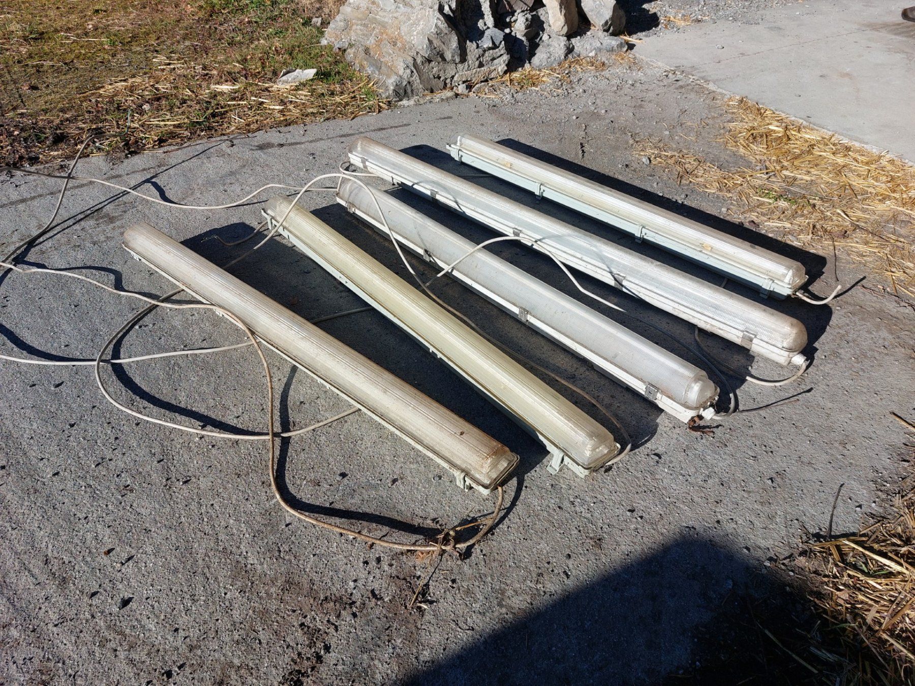 Lampade: Restposten Nenoenröhren – Usato da Landquart venduto da Tractospeed01 1