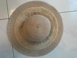 Sommerhut aus Stroh mit Silberfaden, neuwertig, chic