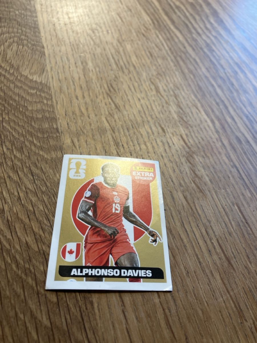 Panini Cartes à collectionner: Panini Alphonso Davies Extra sticker gold – Neuf (Voir description) à Schönenwerd par Chiqutia85 2