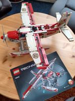 Lego Technic Löschflugzeug Nr. 42040 zusammengebaut.