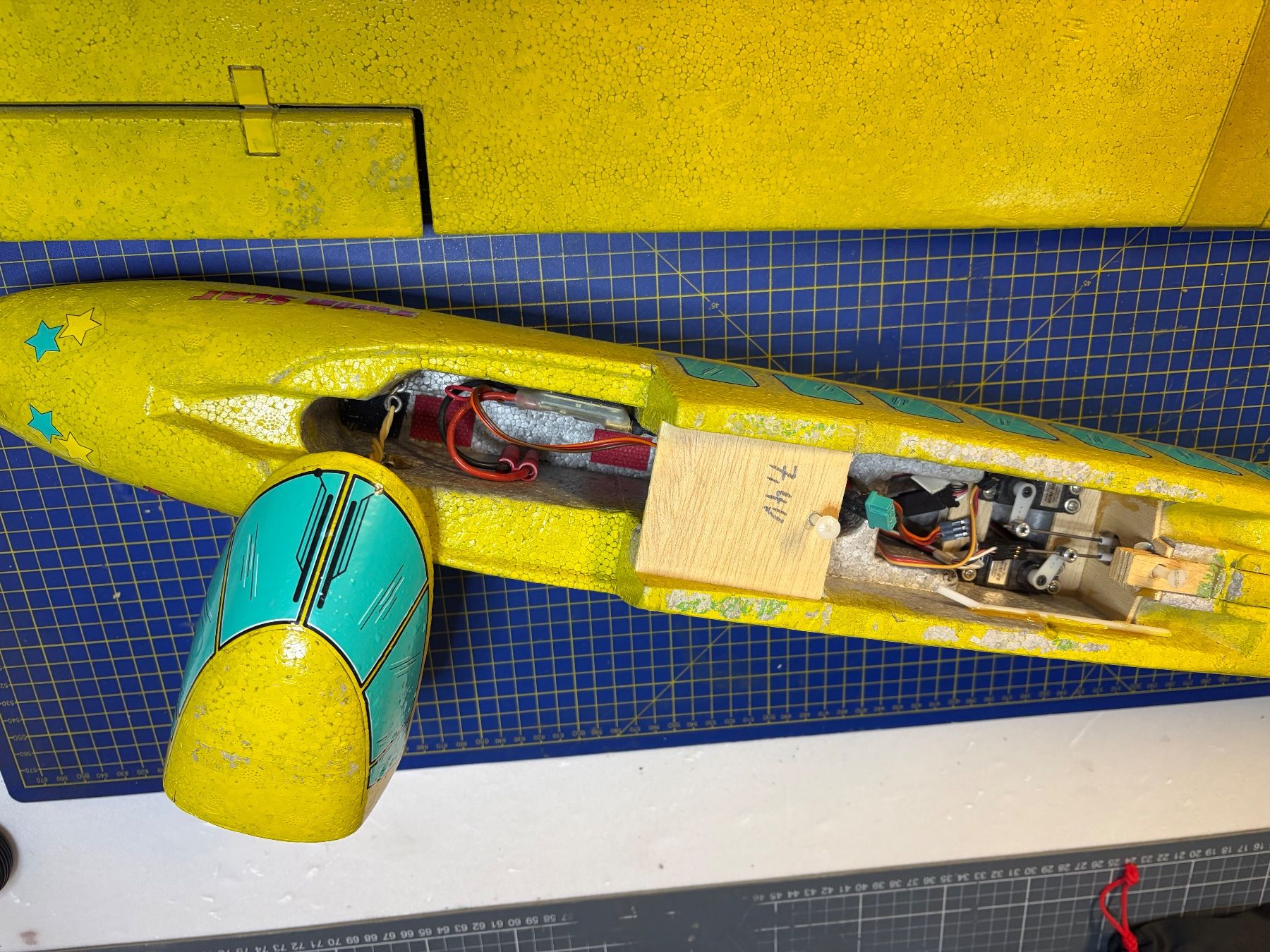 Multiplex RC Modellbau: Multiplex Twin Star RC Flugzeug gelb – Gebraucht aus Glattbrugg von Olio7 3