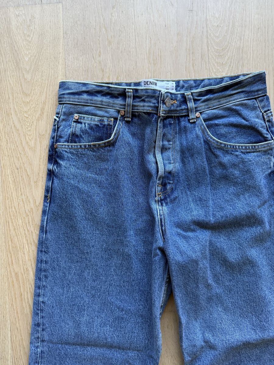 Bershka Jeans: Coole blaue Jeans – Usato da Zürich venduto da sandro_colombini 1