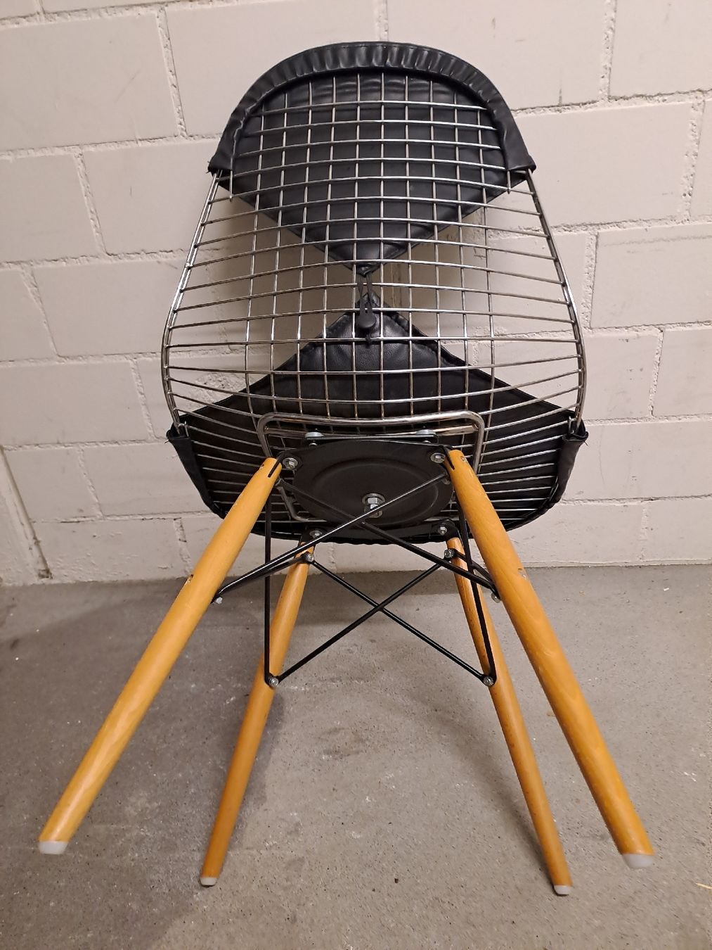 Eames Chaises: Eames Wire Chair – D'occasion à Küsnacht ZH par walterzingo 1