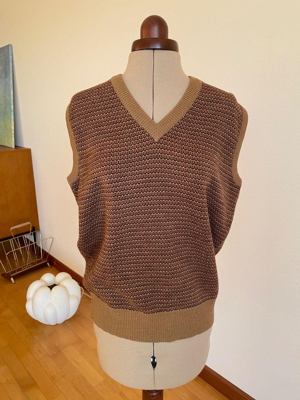 Top: Pull sans manches vintage taille S – Usato da Basel venduto da Maria-Alexa
