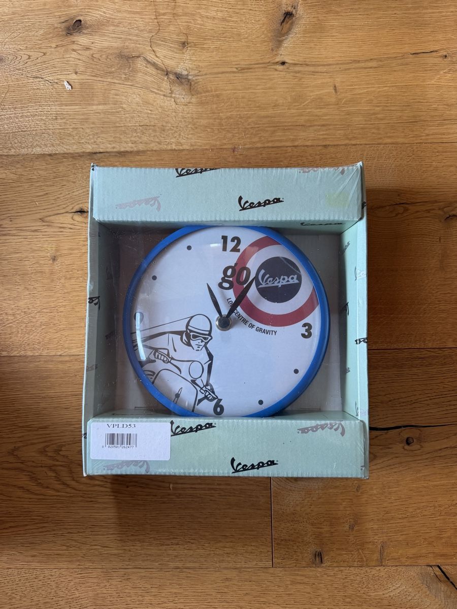 Vespa Orologi: Originale Vespa Uhr neu – Nuovo e nell'imballaggio originale da Summaprada venduto da Kesslerjohann 1