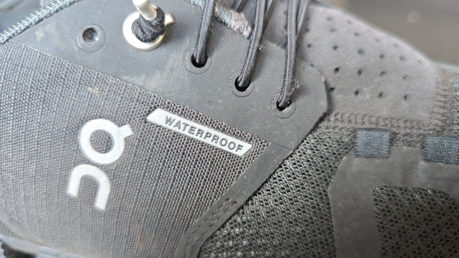 On Scarpe da donna: ON CLOUD waterproof schuhe gr 41 – Usato da Wallisellen venduto da theblacksheep 3