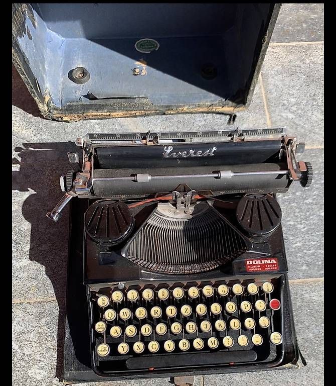 Macchine da scrivere: Macchina da scrivere antica – Usato da Airolo venduto da Truzz