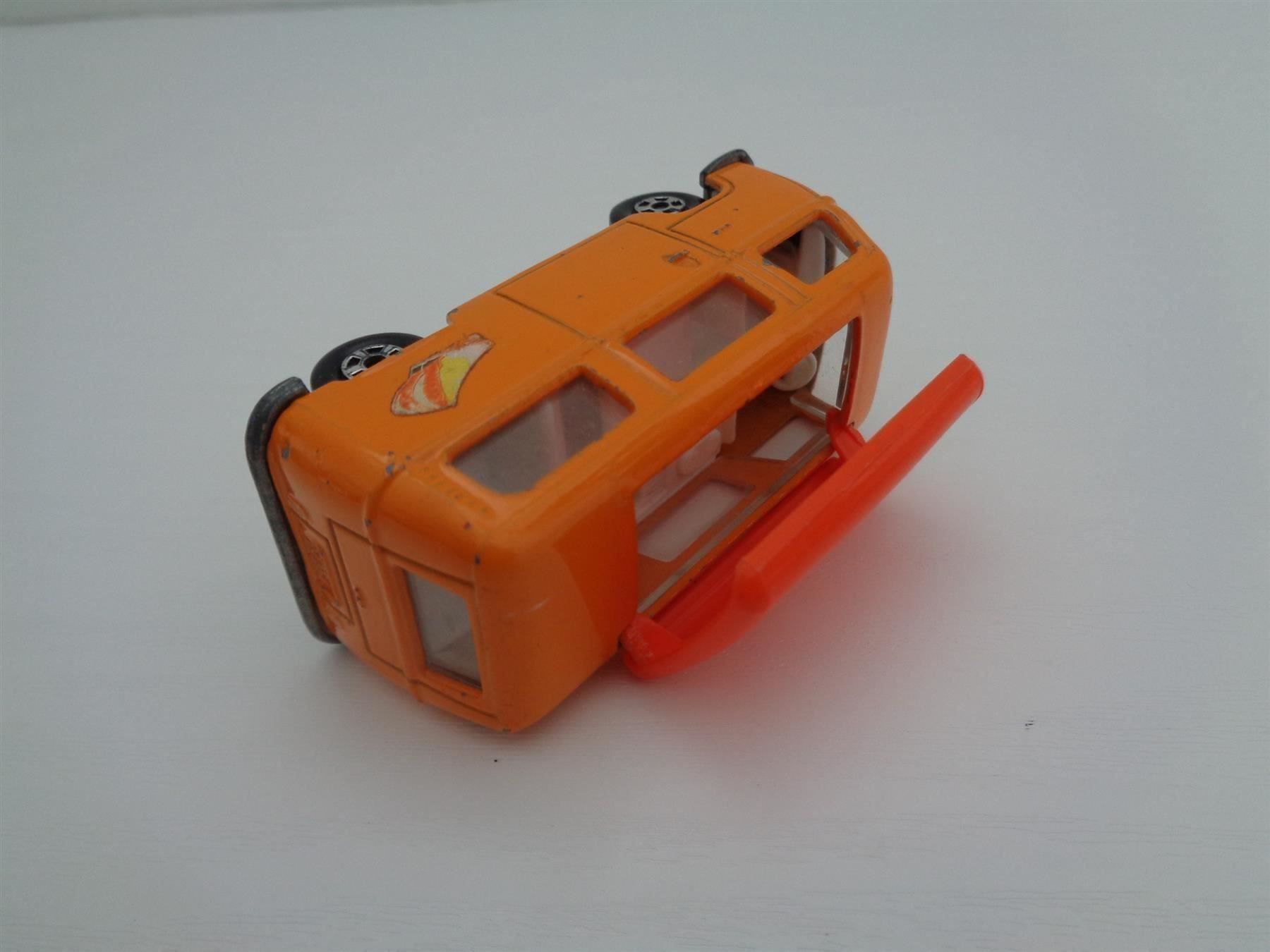 Matchbox Modellini d'auto: Matchbox Volkswagen Camper 1970 – Usato da Chur venduto da omonia 4