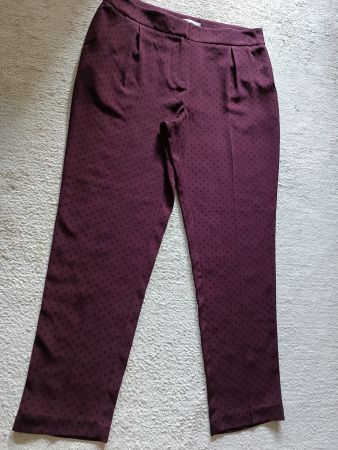 Marks & Spencer gepunktete Faltenhose EU 42