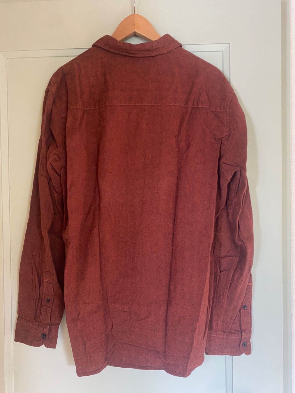 Hemden: Herren Hemd BLEND rot XL – Gebraucht aus Ins von ret_56g2 1