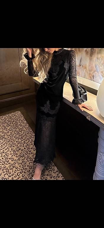 Kleider: Occasion velvet lace set – Gebraucht aus Genève von eka_c9sf 1