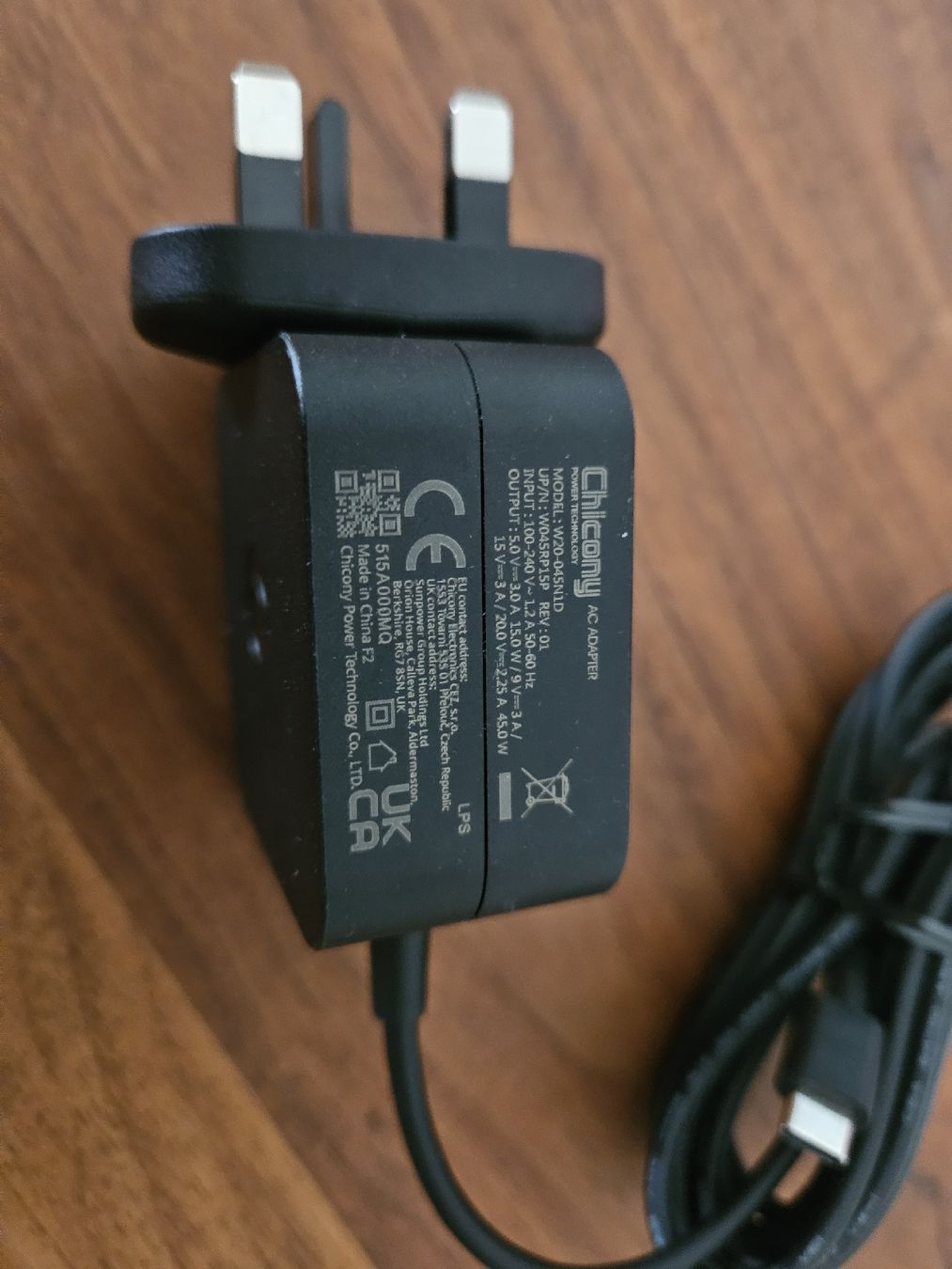 Ladegeräte: Chicony AC Adapter: USB-C Netzteil 45 W, Kabel 1.5 m – Neu (gemäss Beschreibung) aus Zürich von sdav 2