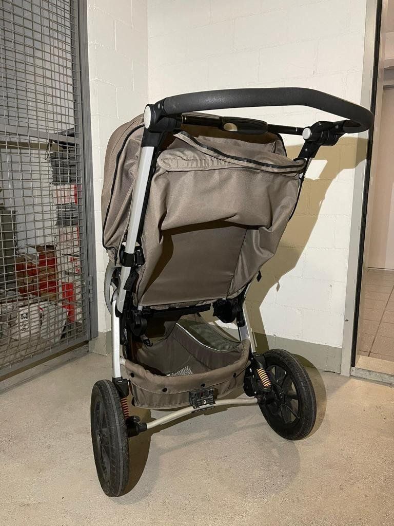 Chicco Carrozzine: Kinderwagen – Usato da Winterthur venduto da Diva019 2