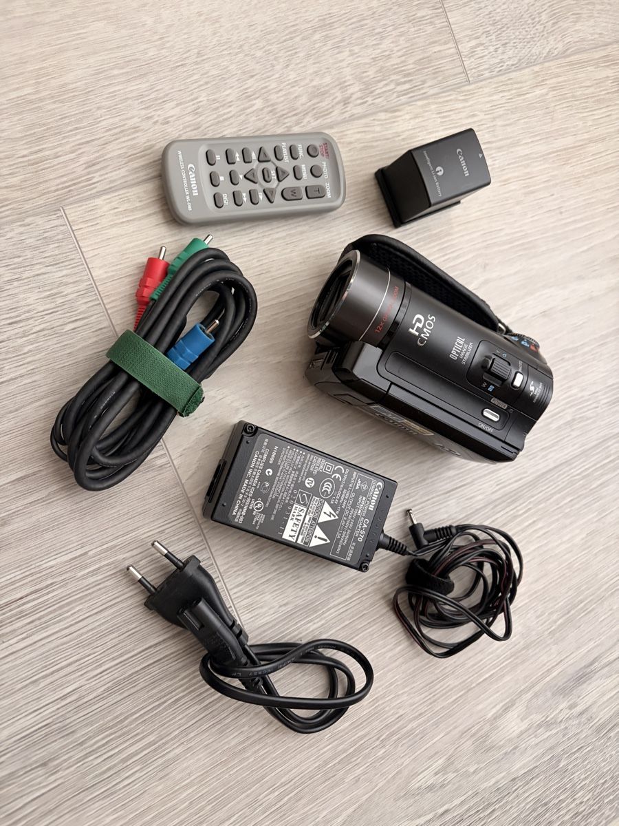 Canon Caméscopes: Canon HD HF10 – D'occasion à Wädenswil par sailaway77
