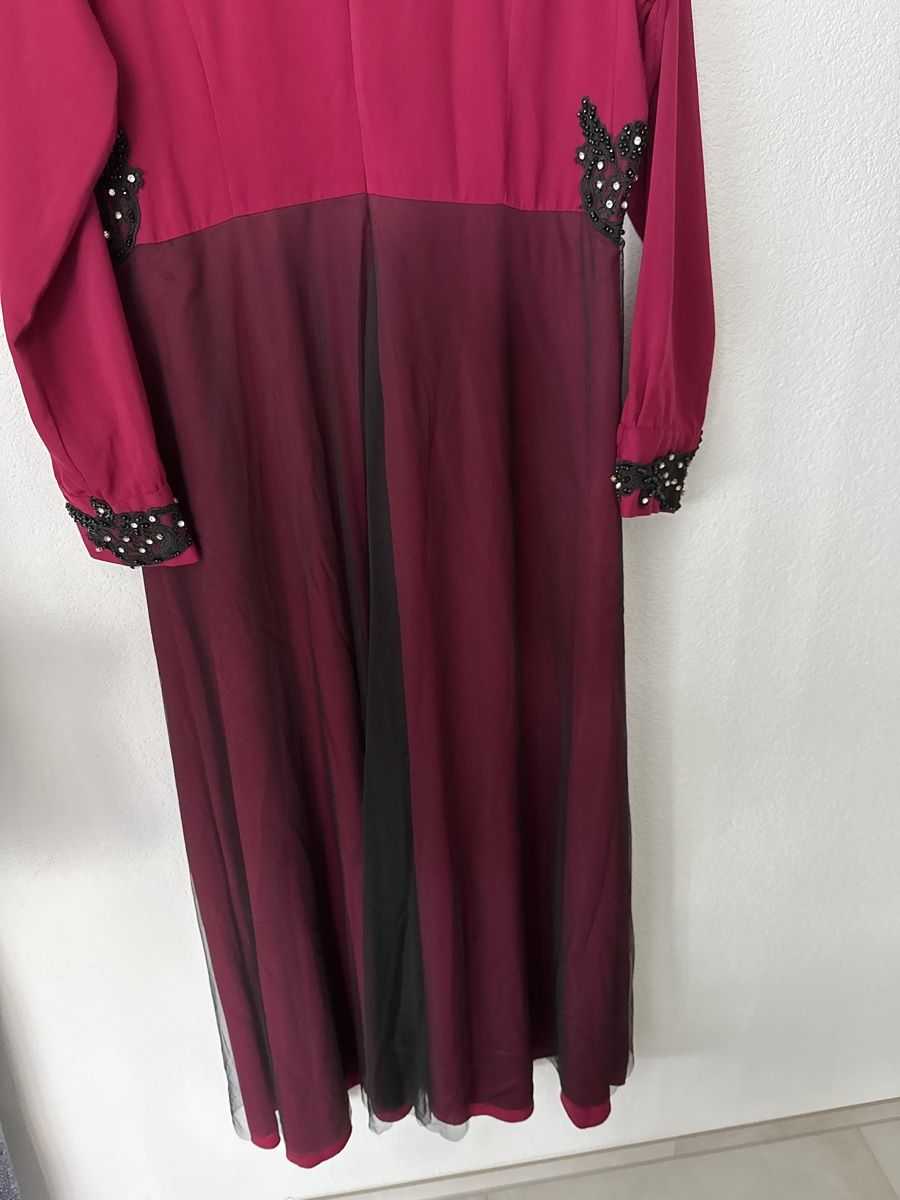 Vestiti: Damen Kleid Bordeau Grösse 42 – Usato da Zug venduto da Hehe 5